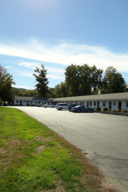 Monument Mountain Motel Great Barrington Exterior photo