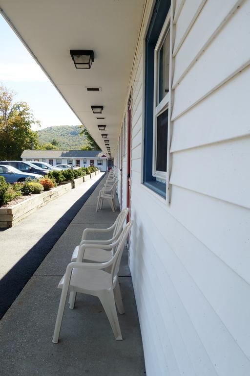 Monument Mountain Motel Great Barrington Exterior photo