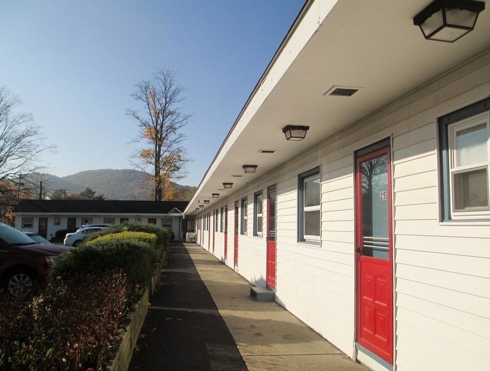 Monument Mountain Motel Great Barrington Exterior photo